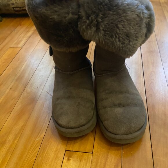 UGG #1873 Bailey Button Triplet Tall Sheepskin Boot Women's Size‎ US 7 Brown - Picture 3 of 8